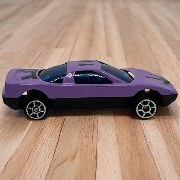 "Vintage Purple Hot Wheels No.11 Sports Car Diecast with Flame Graphics" - Picture 1 of 7
